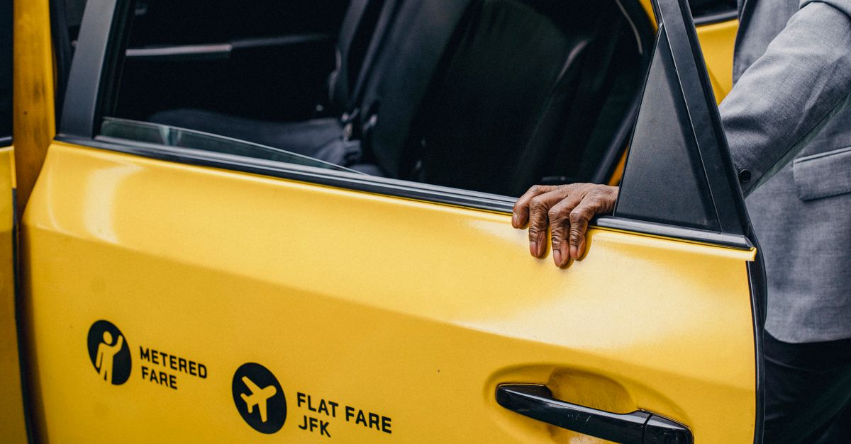 Effortless San Diego Airport Transfers: Experience Comfort and Reliability with SD-LIMO's Professional Chauffeur Services